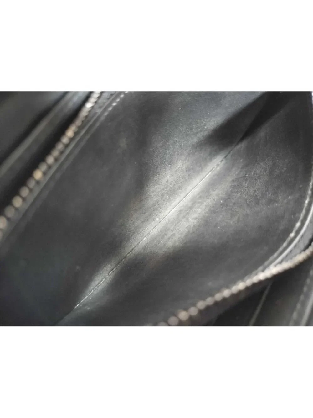 Louis Vuitton Wallet LV Aerogram Zippy Horizontal Black Calf Leather Zip Around